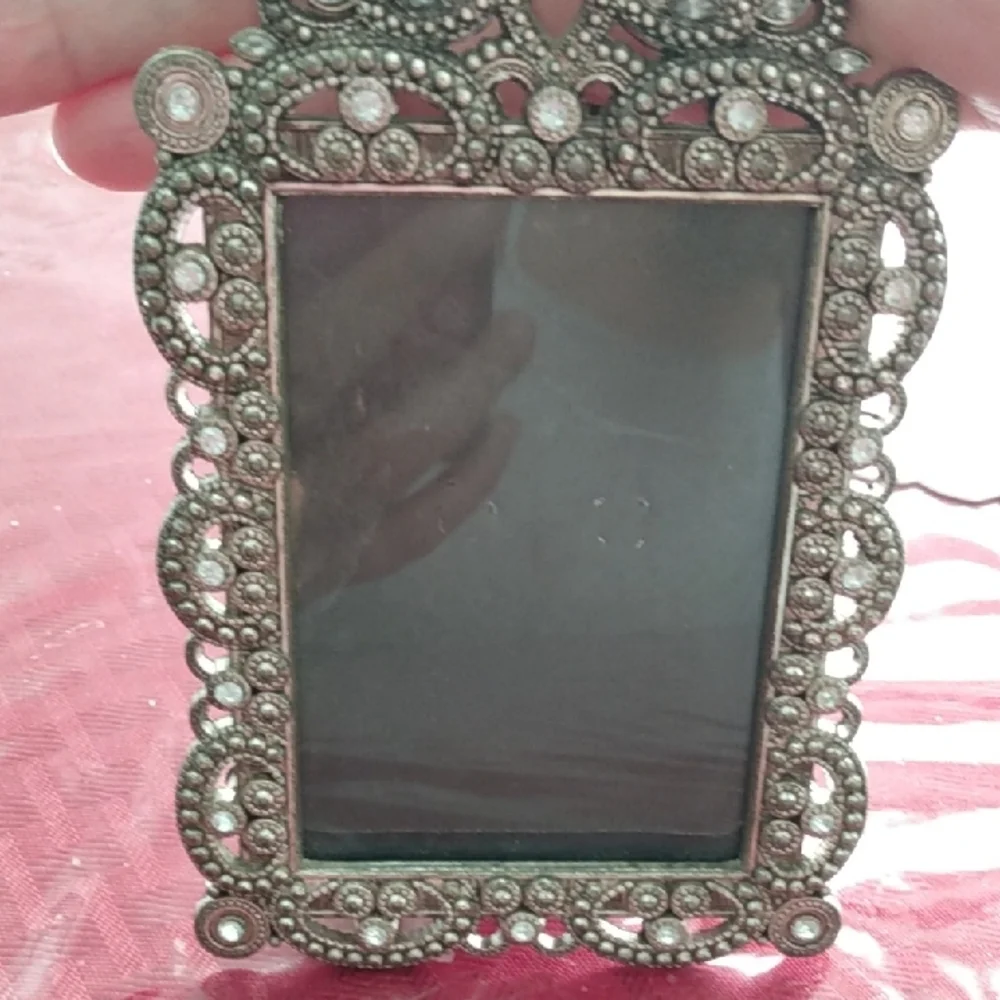 Elegant Silver Ornate Photo Frame